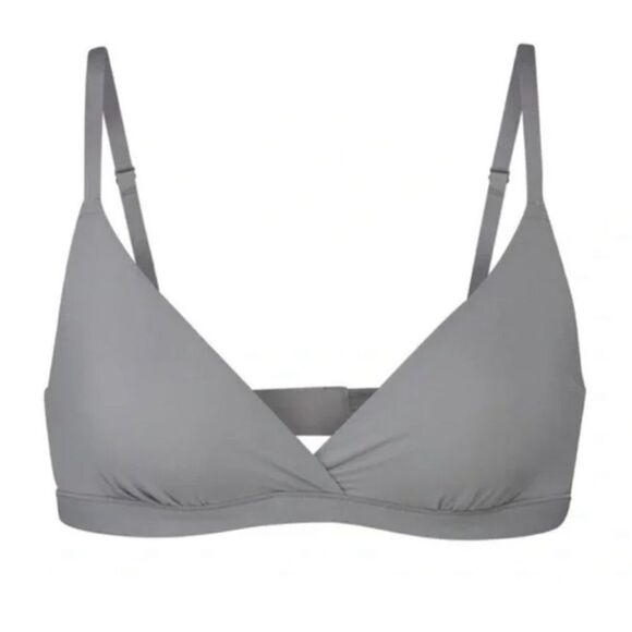 Skims Fits Everybody Crossover Triangle Bralette Light Gray NWT XXS - Picture 1 of 7
